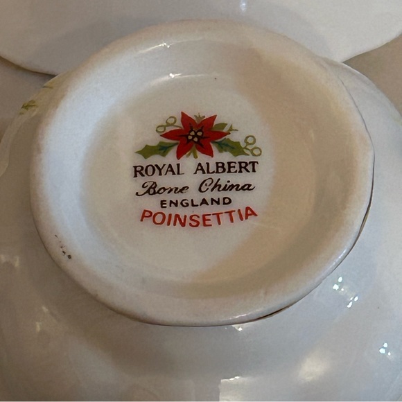 Royal Albert Poinsettia Teacup and Saucer England - Picture 3 of 8
